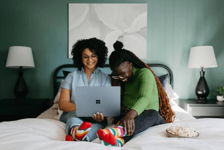 Why simple game formats work better for short online breaks